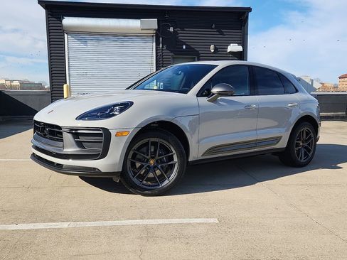 New 2026 Porsche Macan Turbo image 1