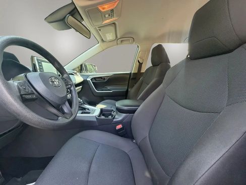 Used 2021 Toyota RAV4 LE FWD image 13