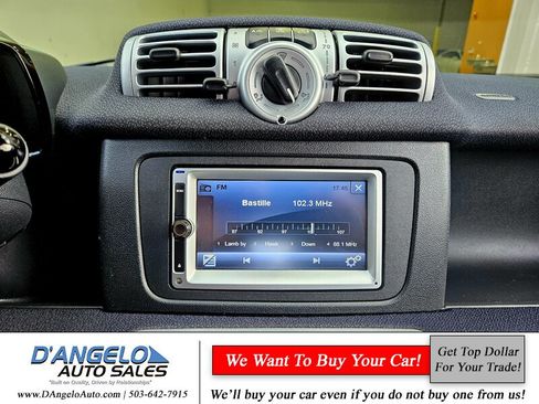 Used 2015 smart fortwo passion RWD image 21