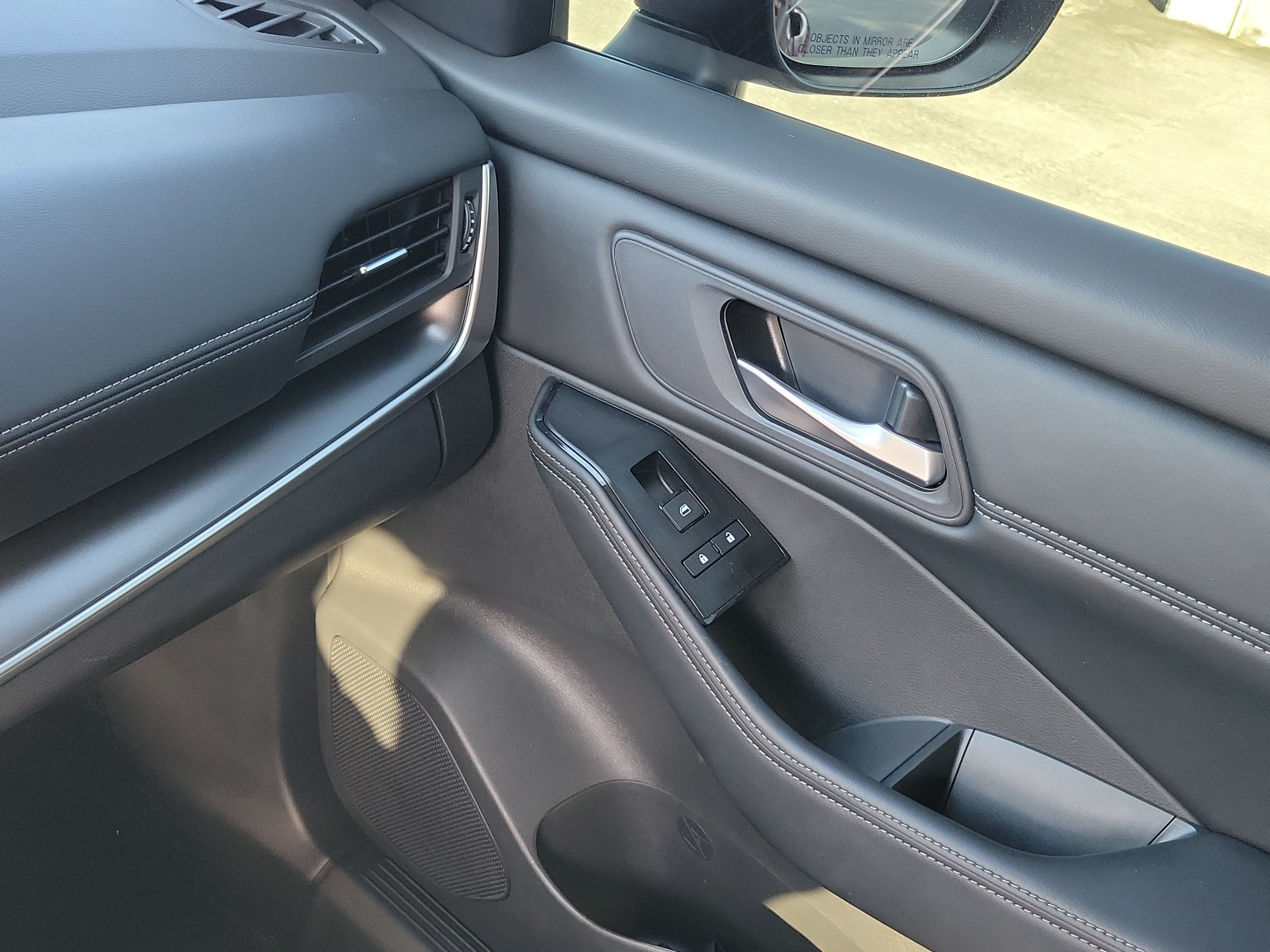 Certified 2025 Nissan Rogue SV w/ SV Premium Package FWD image 29