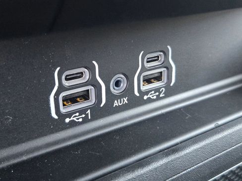 New 2026 RAM 1500 Express AWD/4WD image 17