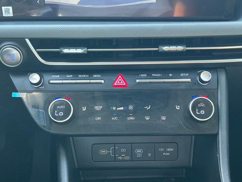 Used 2025 Hyundai Sonata SEL FWD image 32