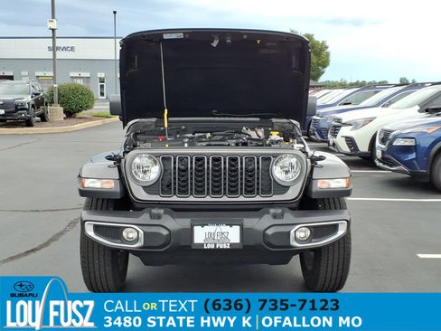 Used 2025 Jeep Gladiator Sport w/ Premium Package AWD/4WD image 31