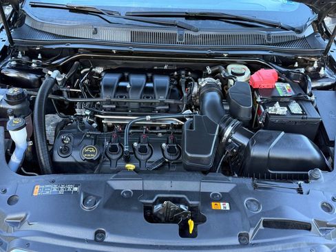 Used 2015 Ford Taurus SEL FWD image 5