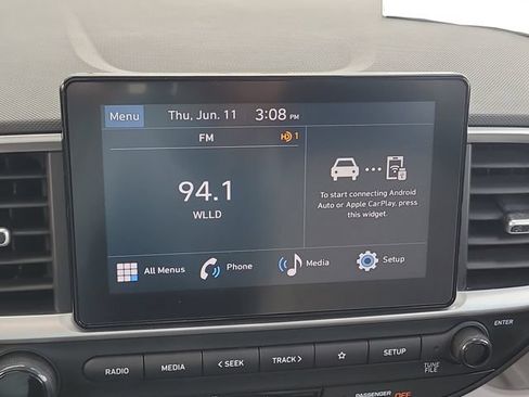 Used 2025 Hyundai Venue SEL FWD image 20