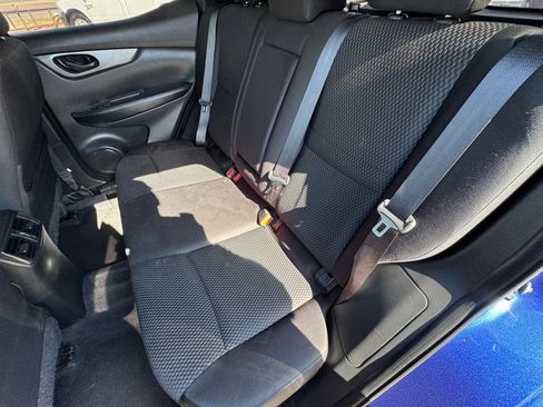 Used 2019 Nissan Rogue Sport S image 14