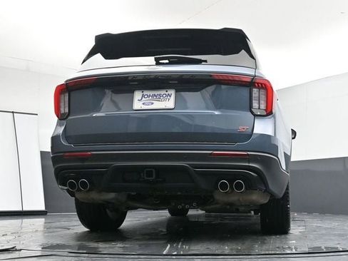 Used 2025 Ford Explorer ST image 34