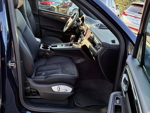 Used 2019 Porsche Macan AWD/4WD image 22