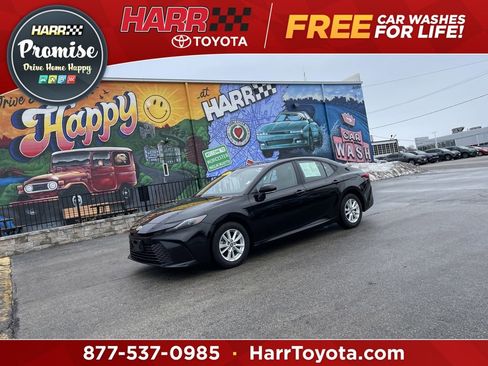 Used 2025 Toyota Camry LE image 1