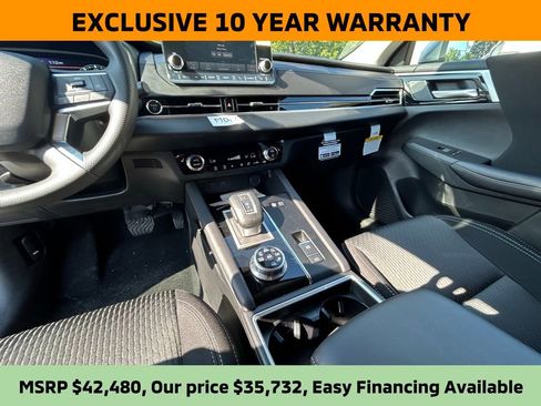 New 2025 Mitsubishi Outlander ES image 10