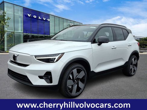 New 2026 Volvo EX40 Plus w/ Climate Package image 2