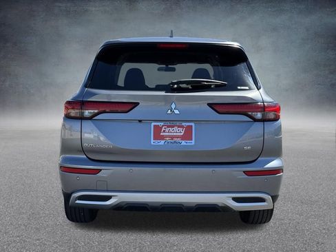 Used 2024 Mitsubishi Outlander SE image 4
