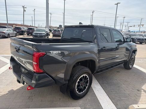 Used 2024 Toyota Tacoma TRD Off-Road image 5