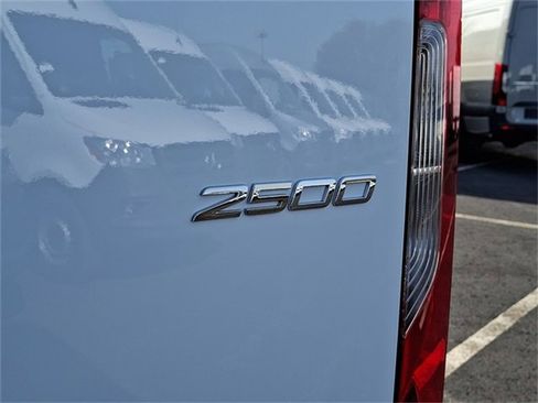 Used 2025 Mercedes-Benz Sprinter 2500 image 25