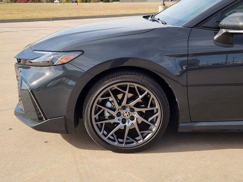 Used 2025 Toyota Camry XSE image 9
