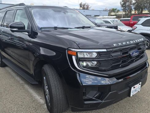 Used 2025 Ford Expedition Max Active RWD image 3