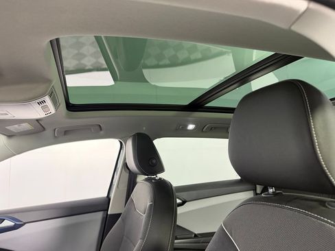 Used 2023 Volkswagen Taos SE w/ Panoramic Sunroof Package FWD image 23
