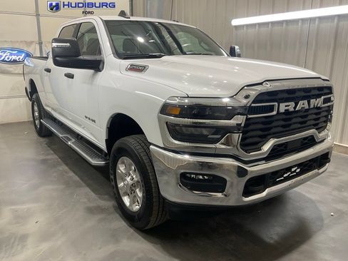 Used 2026 RAM 2500 Big Horn AWD/4WD image 1