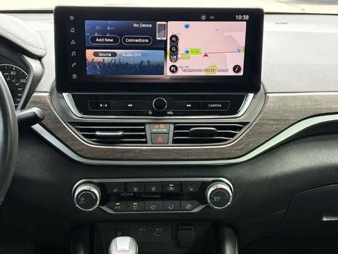 Certified 2023 Nissan Altima 2.5 SV w/ SV Premium Package FWD image 10