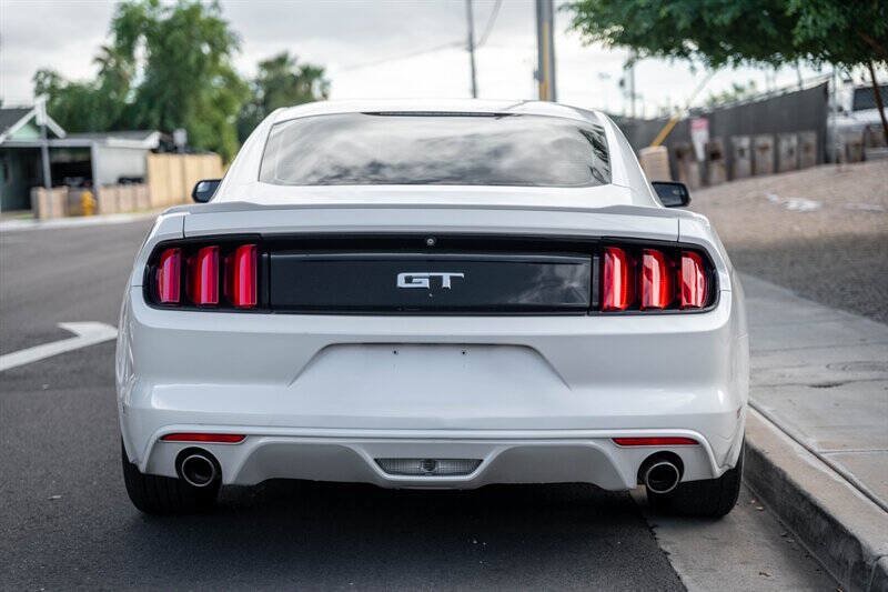 Used 2017 Ford Mustang GT RWD image 4