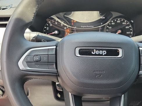 Used 2024 Jeep Compass Latitude AWD/4WD image 18