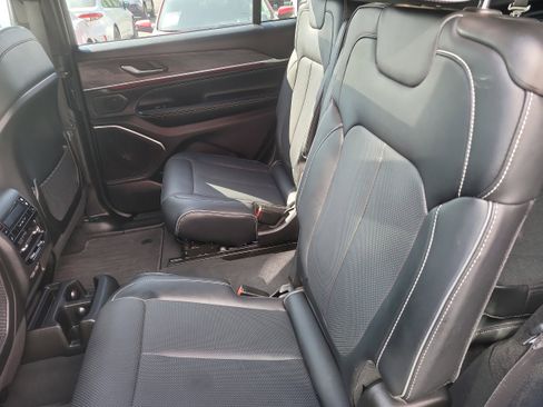 Used 2024 Jeep Grand Cherokee L Overland w/ Trailer Tow Package image 12