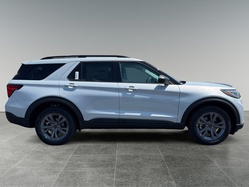 New 2026 Ford Explorer Active w/ Active Comfort Package AWD/4WD image 7