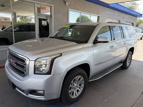 Used 2019 GMC Yukon XL SLT w/ Open Road Package AWD/4WD image 3