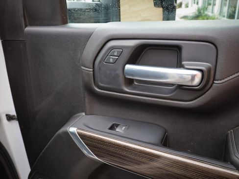 Used 2023 Chevrolet Silverado 2500 LT image 26