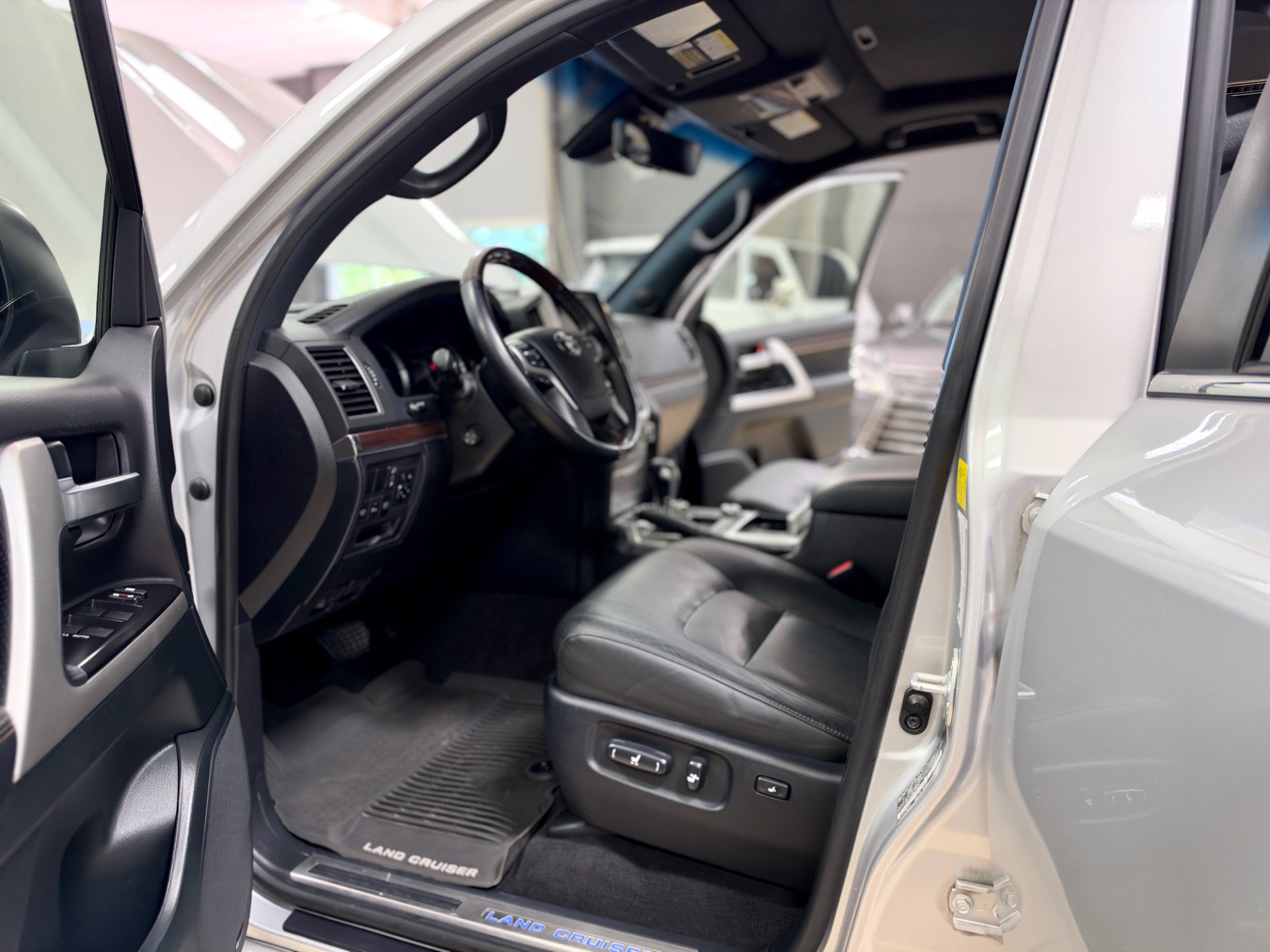 Used 2021 Toyota Land Cruiser Heritage Edition AWD/4WD image 19