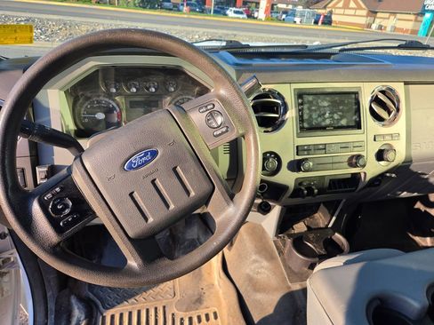 Used 2015 Ford F250 XLT w/ FX4 Off-Road Package AWD/4WD image 5
