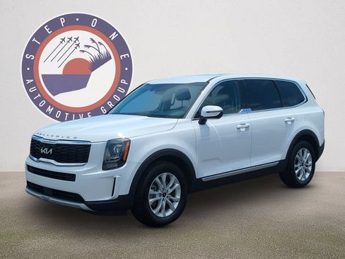 Used 2022 Kia Telluride LX FWD image 2
