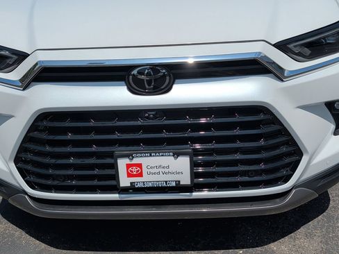 Certified 2025 Toyota Grand Highlander AWD image 9