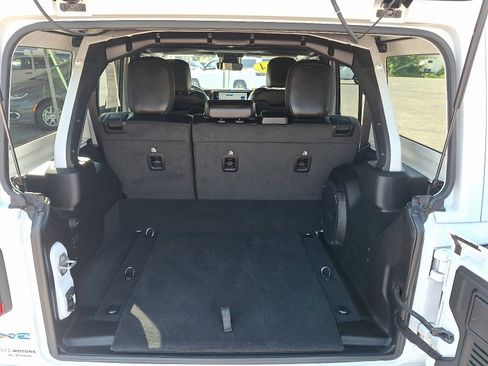 Used 2024 Jeep Wrangler High Altitude image 28