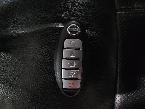 Used 2018 Nissan Pathfinder Platinum AWD/4WD image 32