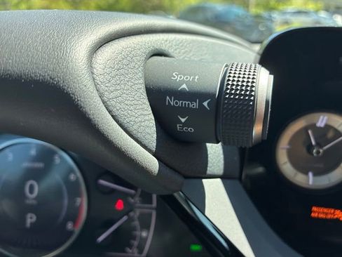 Certified 2024 Lexus ES 350 w/ Technology Package FWD image 23