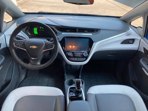 Used 2017 Chevrolet Bolt Premier w/ Driver Confidence II Package FWD image 12
