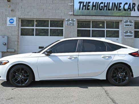 Used 2022 Honda Civic Sport image 2