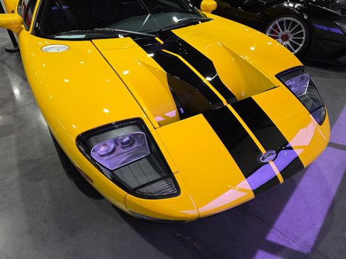 Used 2005 Ford GT RWD image 38