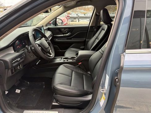 New 2026 Lincoln Corsair Premiere image 8