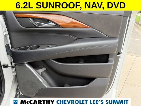 Used 2016 Cadillac Escalade ESV Luxury AWD/4WD image 36