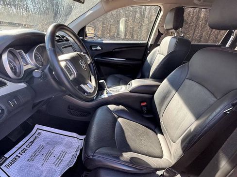 Used 2019 Dodge Journey GT w/ Driver Convenience Group AWD/4WD image 3