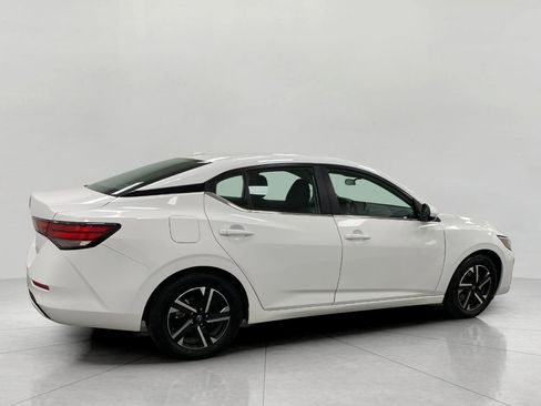 Used 2025 Nissan Sentra SV image 2