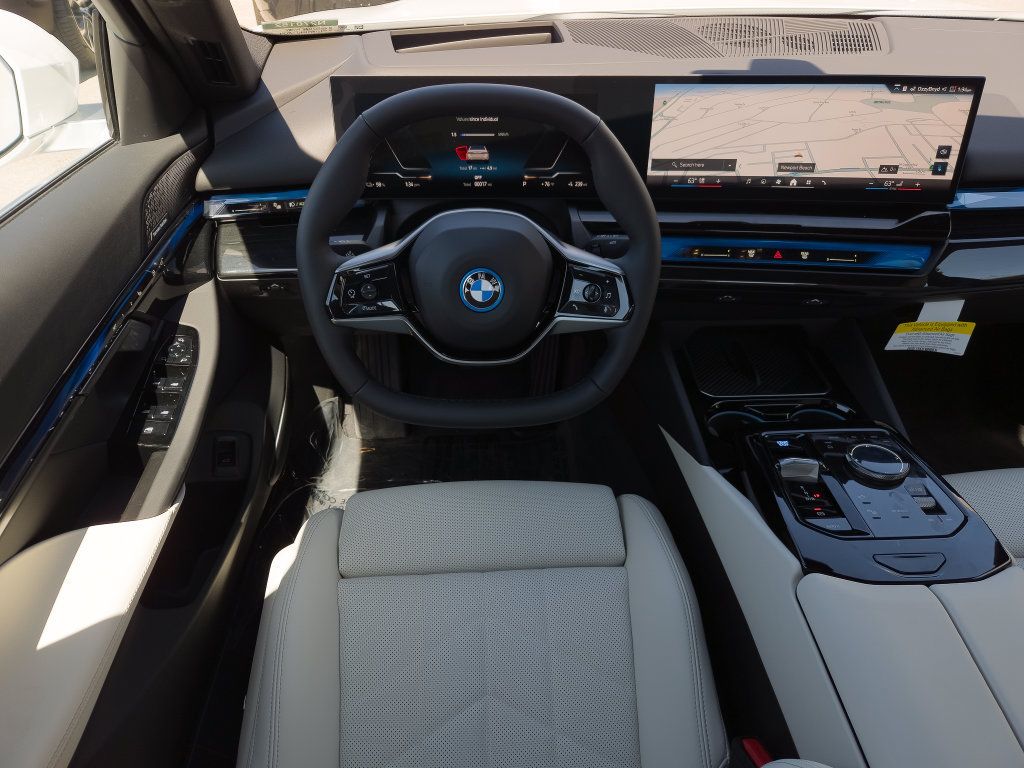 New 2027 BMW i5 xDrive40 AWD/4WD image 15