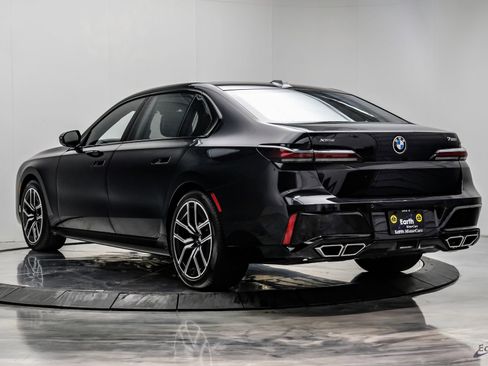 Used 2026 BMW 760i xDrive w/ Executive Package AWD/4WD image 11