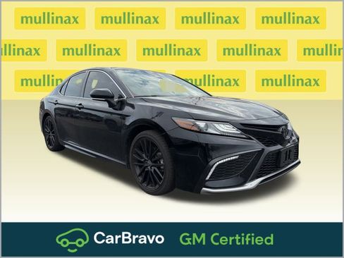 Used 2022 Toyota Camry XSE image 1