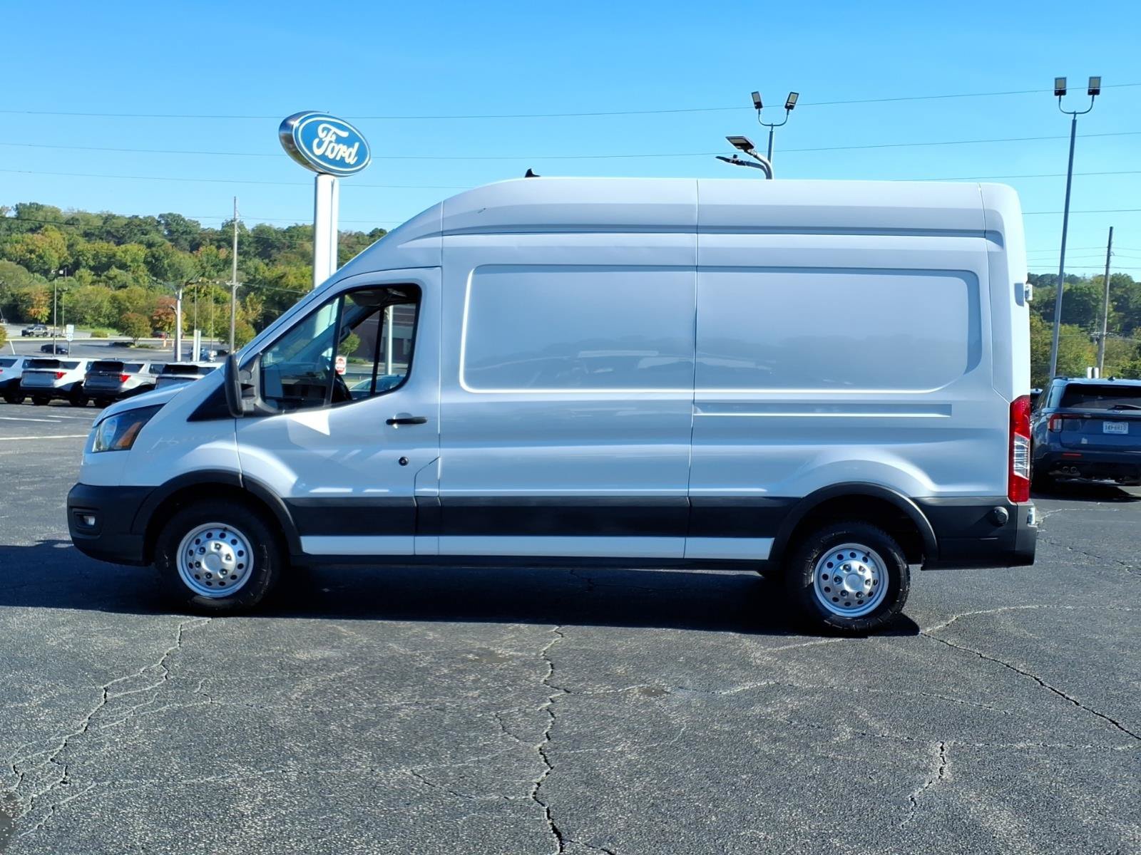 Used 2023 Ford Transit 350 148 High Roof w/ Upfitter Package RWD image 4