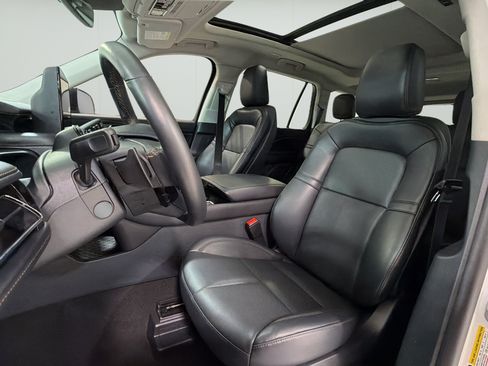 Used 2026 Lincoln Aviator 2WD image 9