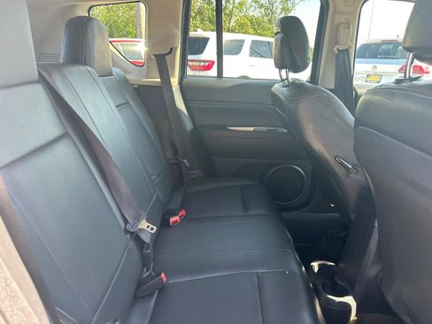 Used 2017 Jeep Compass High Altitude FWD image 21