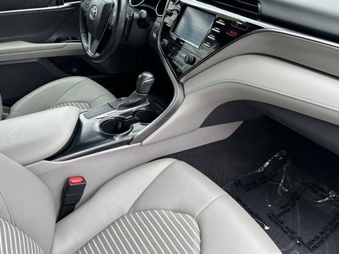 Certified 2020 Toyota Camry SE w/ Convenience Package FWD image 15